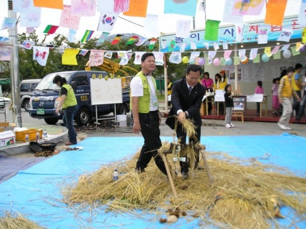 758e748fc23706c17f43d16ec949aeae_1443057