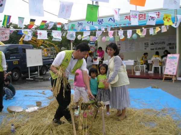 758e748fc23706c17f43d16ec949aeae_1443057